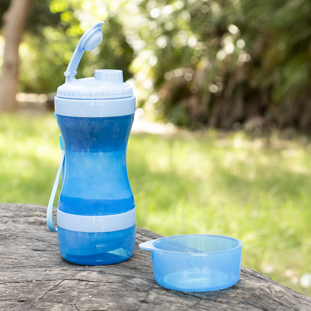 2-in-1 bottle with water and food containers for pets Pettap